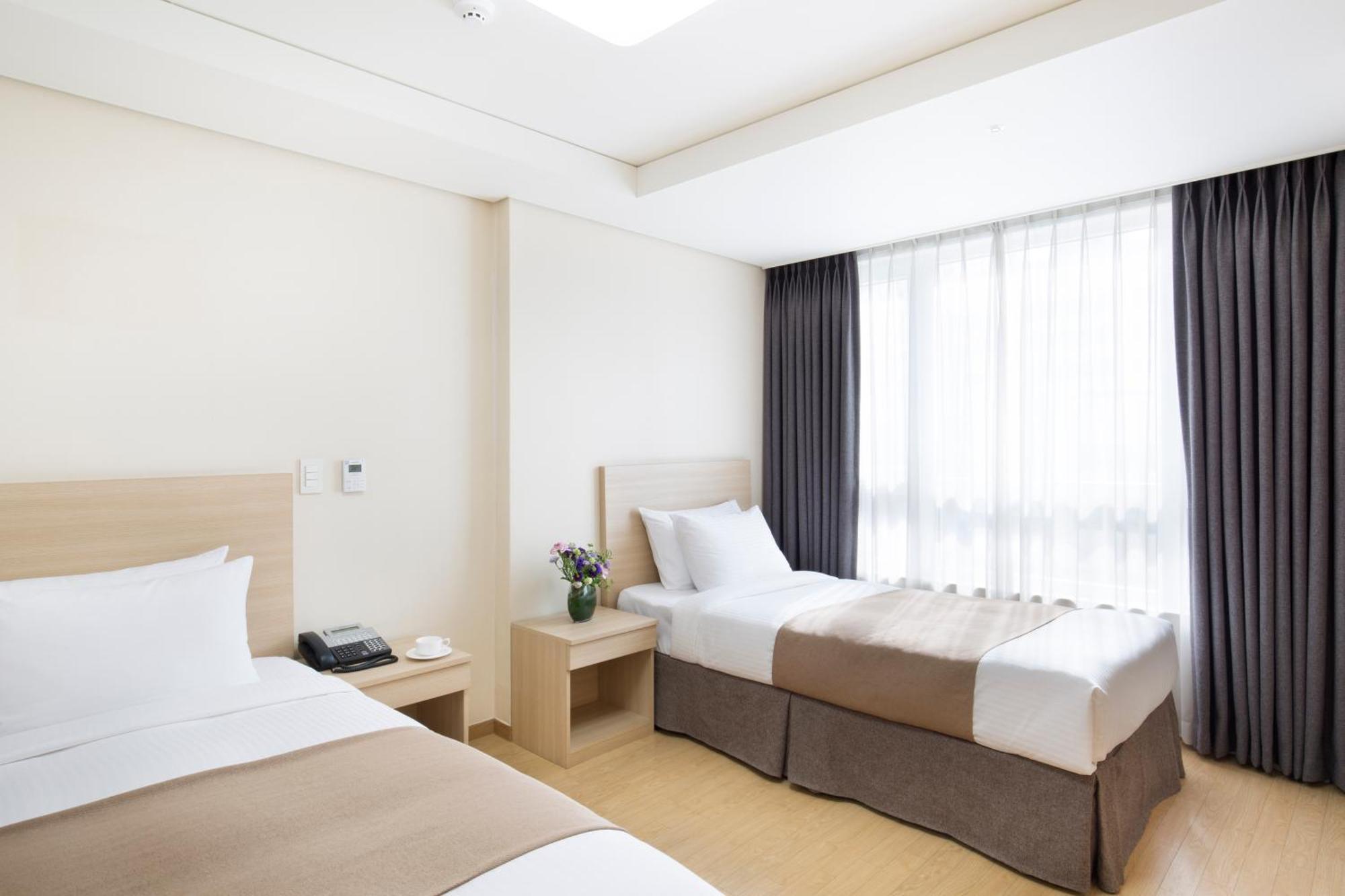 Crown Harbor Hotel Puszan Kültér fotó